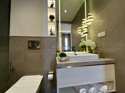 Bathroom Image of 1263 Sq.ft 3 BHK Apartment / Flat for sale in L And T The Gateway, Sewri Mumbai for Rs. 65000000