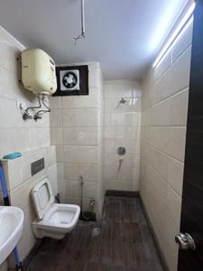 Bathroom Image of 720 Sq.ft 2 BHK Builder Floor for sale in Shalimar Bagh New Delhi for Rs. 10300000