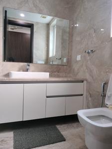 Bathroom Image of 3600 Sq.ft 4 BHK Builder Floor for rent in Green Park Extension New Delhi for Rs. 325000