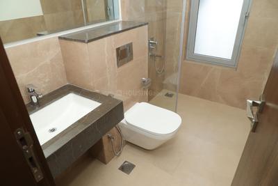 Bathroom Image of 2000 Sq.ft 3 BHK Apartment / Flat for rent in Piramal Aranya, Byculla Mumbai for Rs. 250000