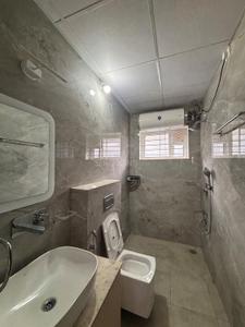 Bathroom Image of 650 Sq.ft 1 BHK Apartment / Flat for rent in Domlur Layout Bengaluru for Rs. 55000