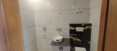 Bathroom Image of 1800 Sq.ft 3 BHK Builder Floor for sale in Mansarover Garden New Delhi for Rs. 41000000