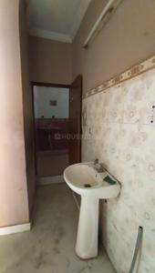 Bathroom Image of 900 Sq.ft 2 BHK Builder Floor for rent in Dashrath Puri New Delhi for Rs. 18000