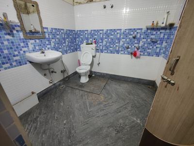 Bathroom Image of 2200 Sq.ft 4 BHK Builder Floor for rent in Bankim Nagar Siliguri for Rs. 35000