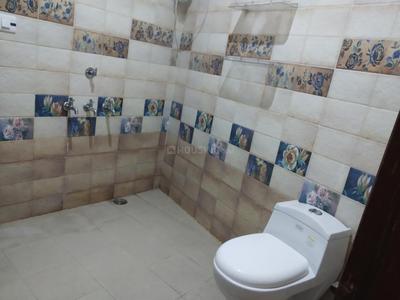 Bathroom Image of 1500 Sq.ft 3 BHK Independent House for rent in Aliganj Lucknow for Rs. 17500