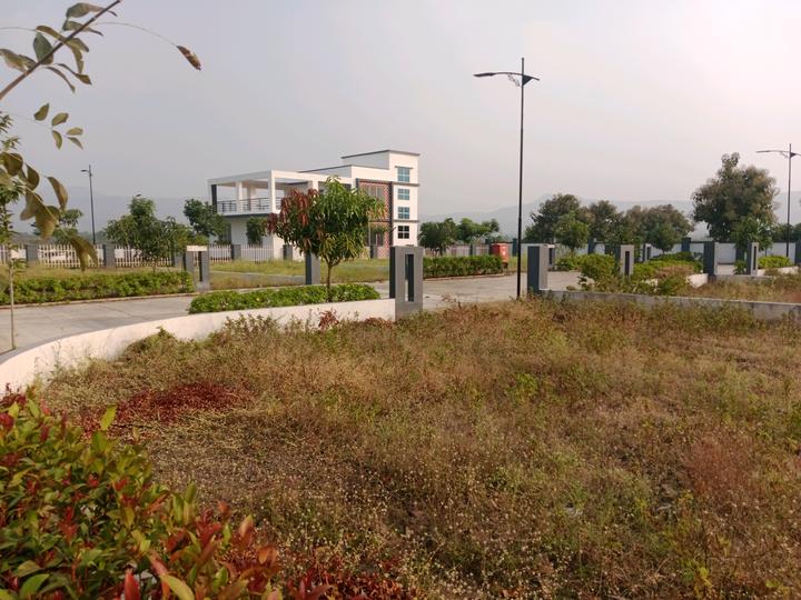 Loni Kalbhor Main Image 1