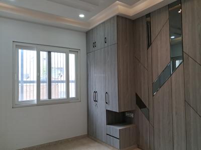 Bedroom Image of 1350 Sq.ft 3 BHK Builder Floor for sale in Paschim Vihar New Delhi for Rs. 25000000