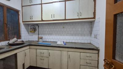 Kitchen Image of 1100 Sq.ft 2 BHK Apartment / Flat for rent in Netaji Subhash Apartments, Sector 13 Dwarka New Delhi for Rs. 24000