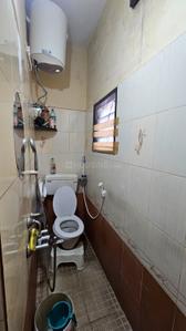 Bathroom Image of 768 Sq.ft 2 BHK Apartment / Flat for sale in Green Fields Apartment, Porur Chennai for Rs. 5500000