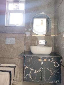 Bedroom Three Image of 1650 Sq.ft 3 BHK Builder Floor for sale in Sector 57 Gurgaon for Rs. 28000000