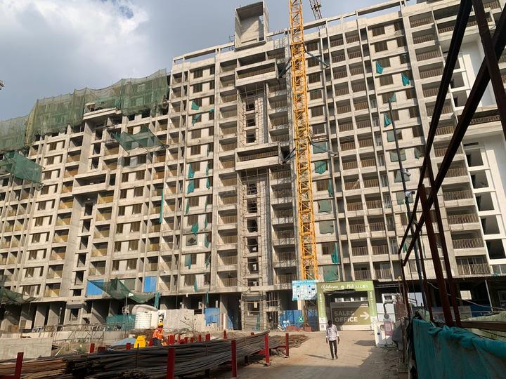 Millennium Falcon Main Image 1