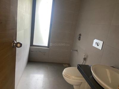 Bathroom Image of 1000 Sq.ft 2 BHK Apartment / Flat for sale in Thapar Suburbia, Chembur Mumbai for Rs. 24000000