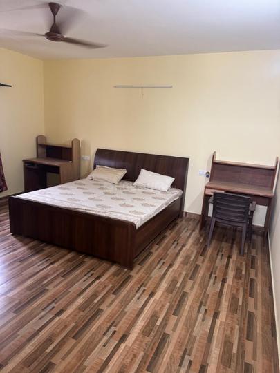 Golden Avenue Bedroom 1