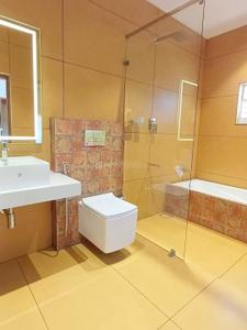 Image of 2000 Sq.ft 3 BHK Independent House for sale in Uthandi, Chennai for Rs. 24000000