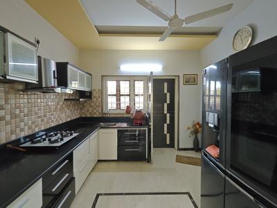 Kitchen Image of 3345 Sq.ft 4 BHK Independent House for sale in Science City Ahmedabad for Rs. 67500000