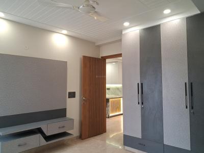 Bedroom Image of 1980 Sq.ft 3 BHK Builder Floor for sale in Mansarover Garden New Delhi for Rs. 35000000