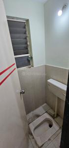 Bathroom Image of 650 Sq.ft 1 BHK Apartment / Flat for rent in Khadewadi Pune for Rs. 12000