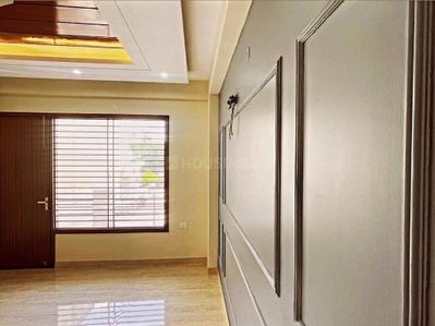 Bedroom Image of 3000 Sq.ft 4 BHK Builder Floor for rent in Sector 10 Gurgaon for Rs. 60000