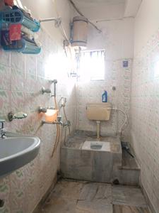 Common Bathroom Two Image of 1250 Sq.ft 4 BHK Apartment / Flat for sale in Khidirpur Kolkata for Rs. 17000000