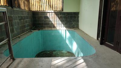 Swimming Pool Image of 2000 Sq.ft 5 BHK Independent House for sale in Phi III Greater Noida for Rs. 49000000