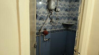 Bathroom Image of 700 Sq.ft 1 BHK Apartment / Flat for rent in Kothrud Pune for Rs. 24000