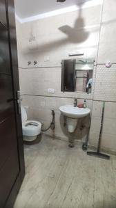 Bathroom Image of 1306 Sq.ft 3 BHK Builder Floor for rent in Gujranwala Town New Delhi for Rs. 48000