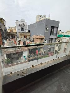 Balcony Image of 750 Sq.ft 2 BHK Builder Floor for rent in Paschim Vihar New Delhi for Rs. 36000