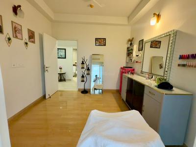 Bedroom Image of 2301 Sq.ft 3.5 BHK Apartment / Flat for sale in DLF One Midtown, Karampura New Delhi for Rs. 64000000