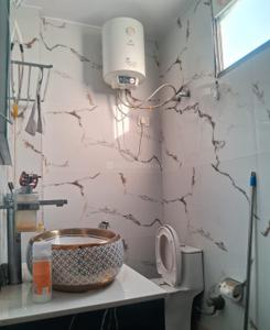 Bathroom Image of 1125 Sq.ft 3 BHK Builder Floor for sale in Mansarover Garden New Delhi for Rs. 16500000