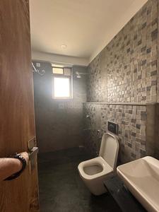 Bathroom Image of 1900 Sq.ft 3 BHK Apartment / Flat for rent in Palasia Indore for Rs. 32000