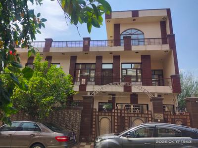 5 BHK Independent House
