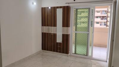Bedroom Image of 850 Sq.ft 3 BHK Apartment / Flat for rent in Gaurs Siddhartham, Siddharth Vihar Ghaziabad for Rs. 25500