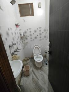 Bathroom Image of 900 Sq.ft 3 BHK Builder Floor for rent in Dwarka Mor New Delhi for Rs. 20002