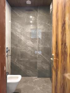 Common Bathroom Image of 350 Sq.ft 1 RK Builder Floor for rent in DLF Phase 5 Gurgaon for Rs. 25000