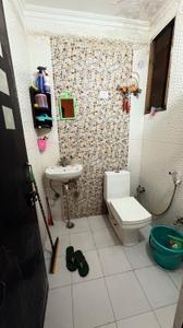 Bathroom Image of 1500 Sq.ft 1 BHK Apartment / Flat for rent in Aya Nagar New Delhi for Rs. 14000