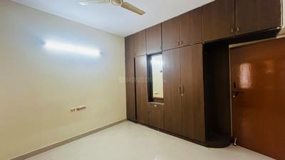 Bedroom Image of 1010 Sq.ft 2 BHK Apartment / Flat for rent in Halasuru Bengaluru for Rs. 36000