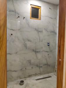 Common Bathroom Image of 750 Sq.ft 2 BHK Apartment / Flat for sale in Lal Kuan Ghaziabad for Rs. 3265000