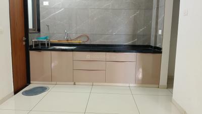 Kitchen Image of 1800 Sq.ft 3 BHK Apartment / Flat for rent in Dev Atharva Abode, Vaishno Devi Circle Ahmedabad for Rs. 19000