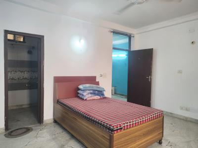Bedroom Image of 900 Sq.ft 2 BHK Apartment / Flat for rent in Said-Ul-Ajaib New Delhi for Rs. 25000