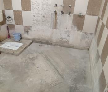 Bathroom Image of 1800 Sq.ft 3 BHK Independent House for rent in Daulatpura Ghaziabad for Rs. 15000