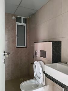 Common Bathroom Image of 994 Sq.ft 3 BHK Apartment / Flat for rent in Godrej Green Vistas, Mahalunge Pune for Rs. 32000