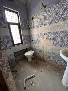 Bathroom Image of 945 Sq.ft 3 BHK Apartment / Flat for sale in Govindpuram Ghaziabad for Rs. 2400000