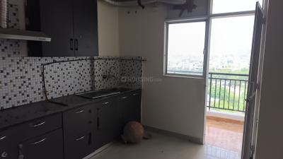 Kitchen Image of 1748 Sq.ft 3 BHK Apartment / Flat for rent in Indosam 75, Sector 75 Noida for Rs. 45000