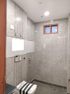 Common Bathroom Image of 1260 Sq.ft 4 BHK Builder Floor for sale in Chandra Park New Delhi for Rs. 12500000