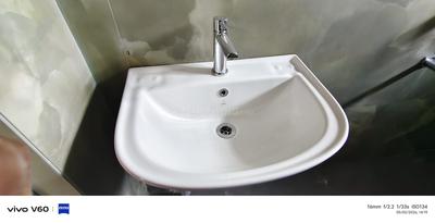 Bathroom Image of 1600 Sq.ft 3 BHK Apartment / Flat for sale in Metro Apartment, Tangra Kolkata for Rs. 11000000
