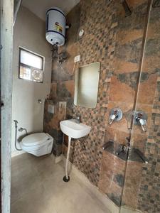 Bathroom Image of 800 Sq.ft 3 BHK Apartment / Flat for rent in Sector 105 Gurgaon for Rs. 22000