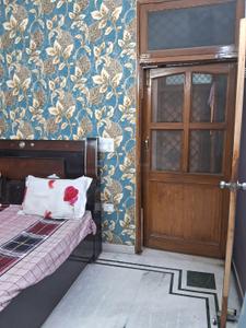 Bedroom Image of 1350 Sq.ft 3 BHK Builder Floor for sale in Laxmi Nagar New Delhi for Rs. 8500000