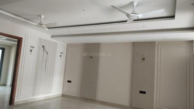 Living Room Image of 2200 Sq.ft 3 BHK Builder Floor for sale in BPTP Amstoria , Sector 102 Gurgaon for Rs. 30000000