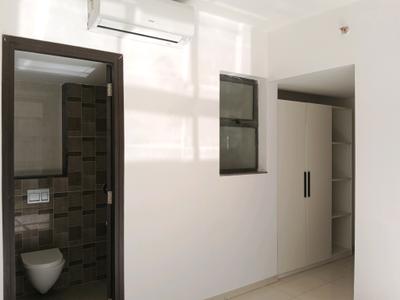 Bedroom Image of 900 Sq.ft 2 BHK Apartment / Flat for rent in Lodha Splendora Riverview, Kasarvadavali Thane for Rs. 27989