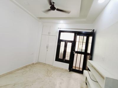 Bedroom Image of 1500 Sq.ft 2 BHK Builder Floor for rent in Karkardooma New Delhi for Rs. 40000